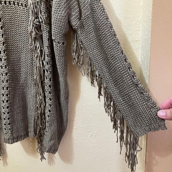 LIRA Women's Brown Fringe Accent Knit Oversized Boho Sweater Size Small - Picture 4 of 6